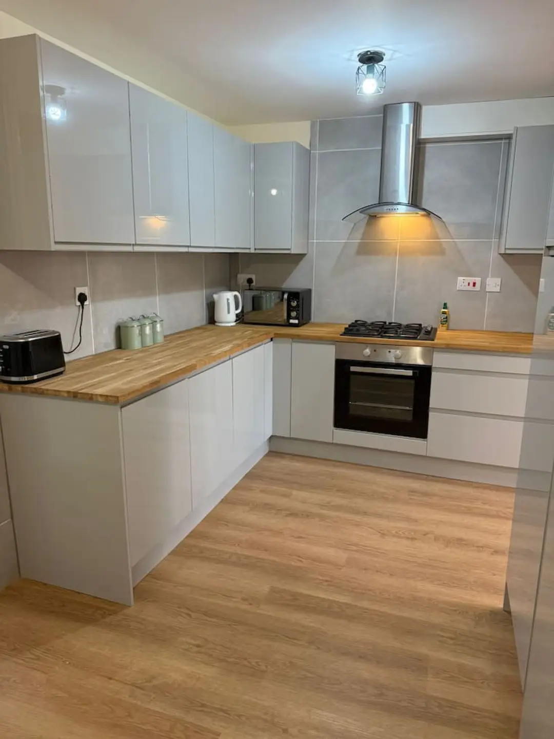 3-bed contractor house in Bristol (BS) photo 5