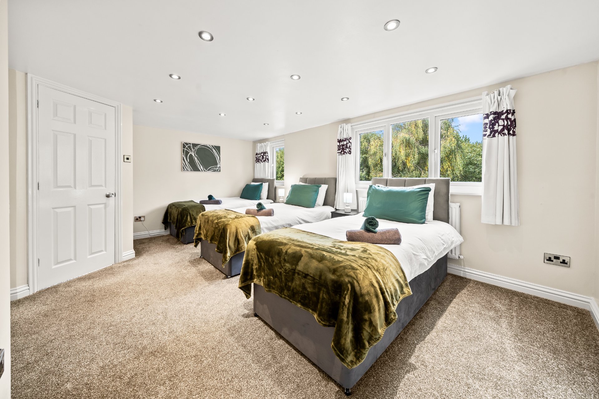 4-bed contractor house in Bolton (BL) photo 10