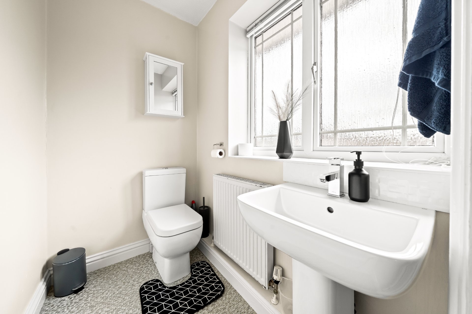 4-bed contractor house in Bolton (BL) photo 12