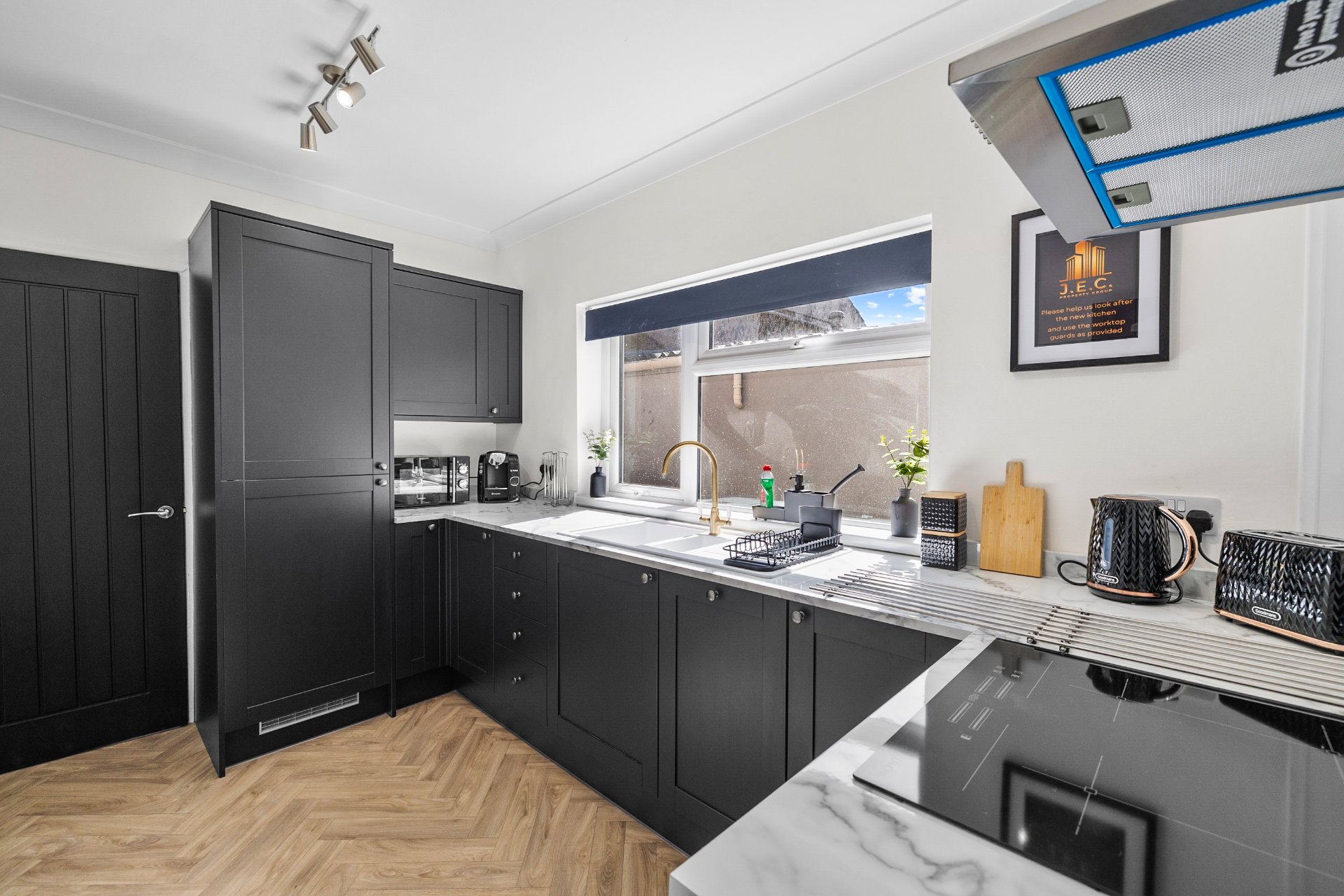 4-bed contractor house in Bridgwater (TA) photo 6