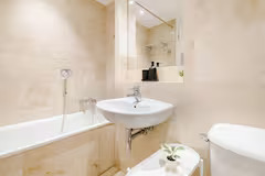 2-bed contractor house in London (E) photo 7