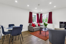 2-bed contractor house in London (HA) photo 4