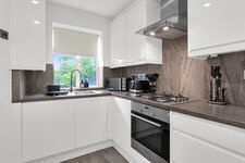 2-bed contractor house in London (HA) photo 6