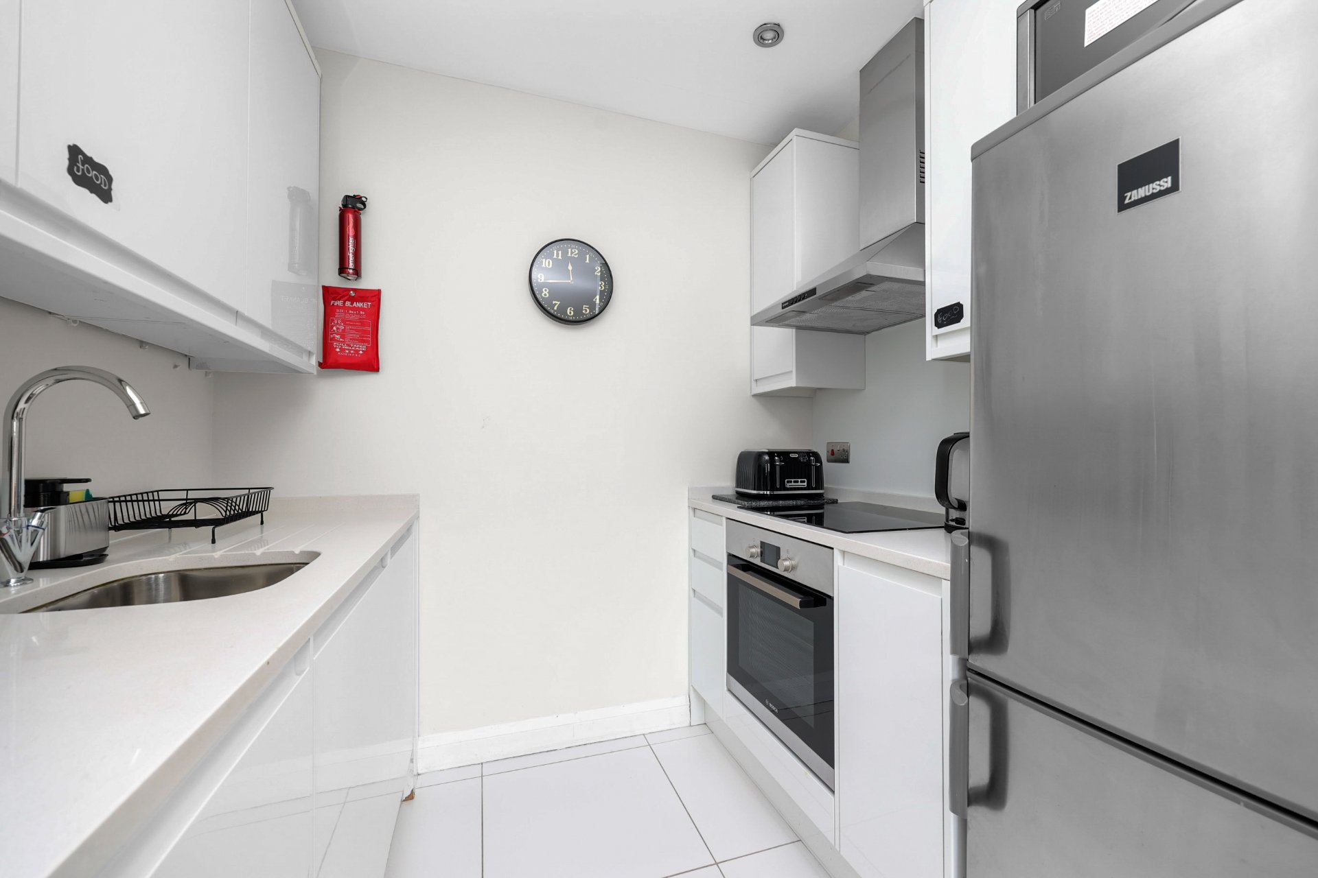 2-bed contractor house in London (E) photo 3