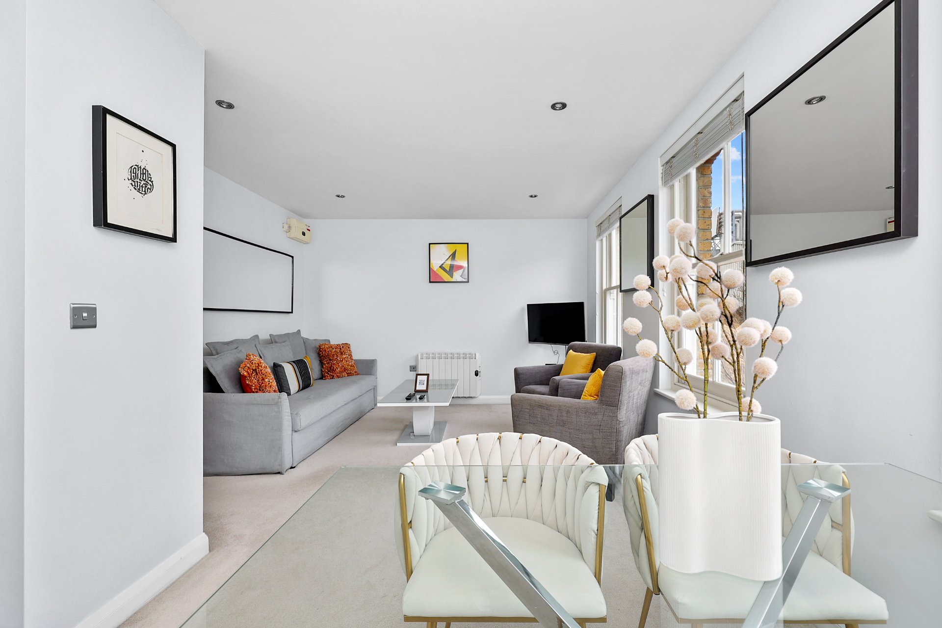 2-bed contractor house in London (E) photo 8