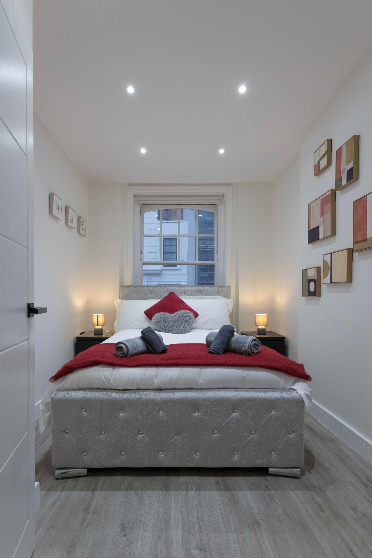 2-bed contractor house in London (W)