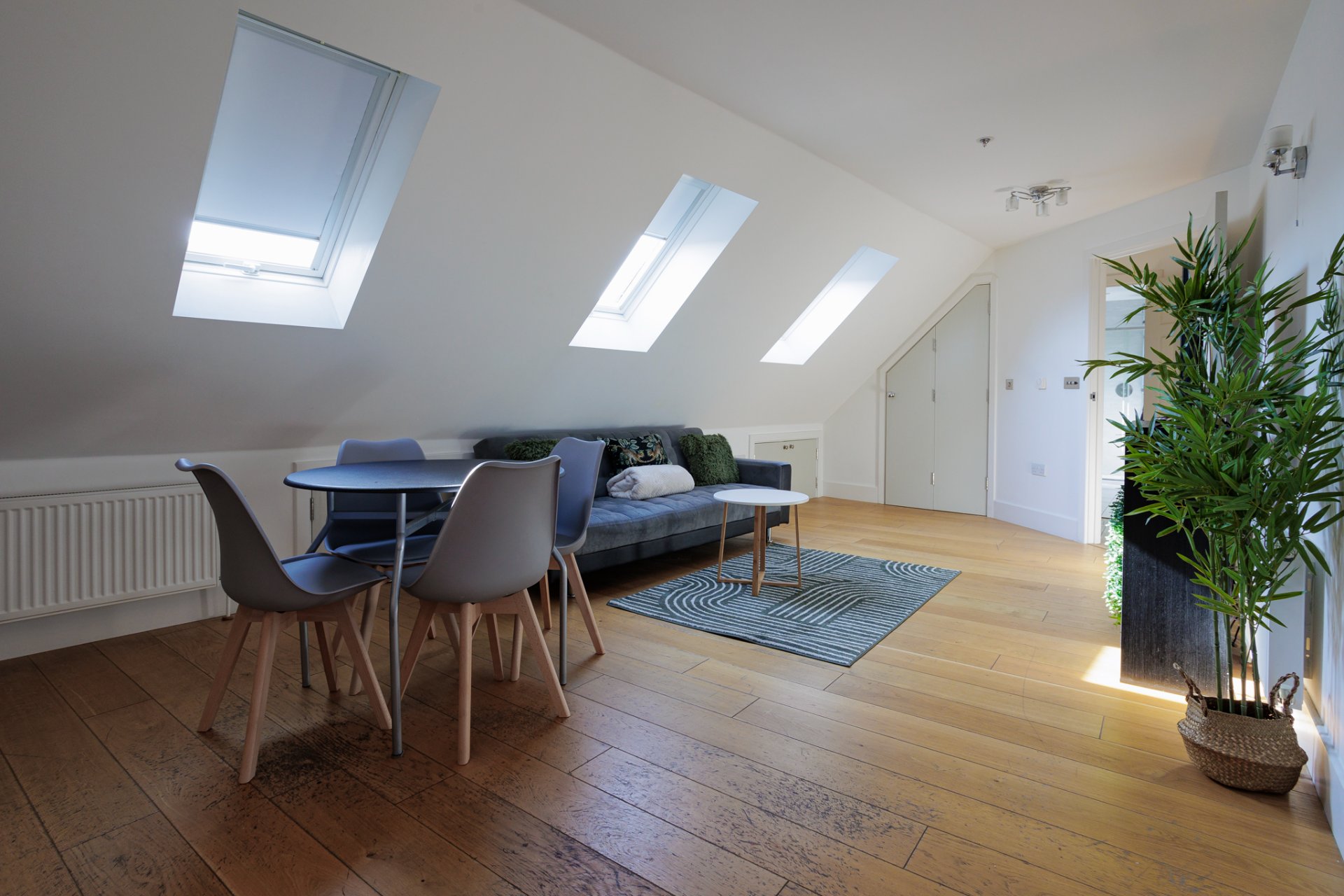 1-bed contractor house in London (KT) photo 4