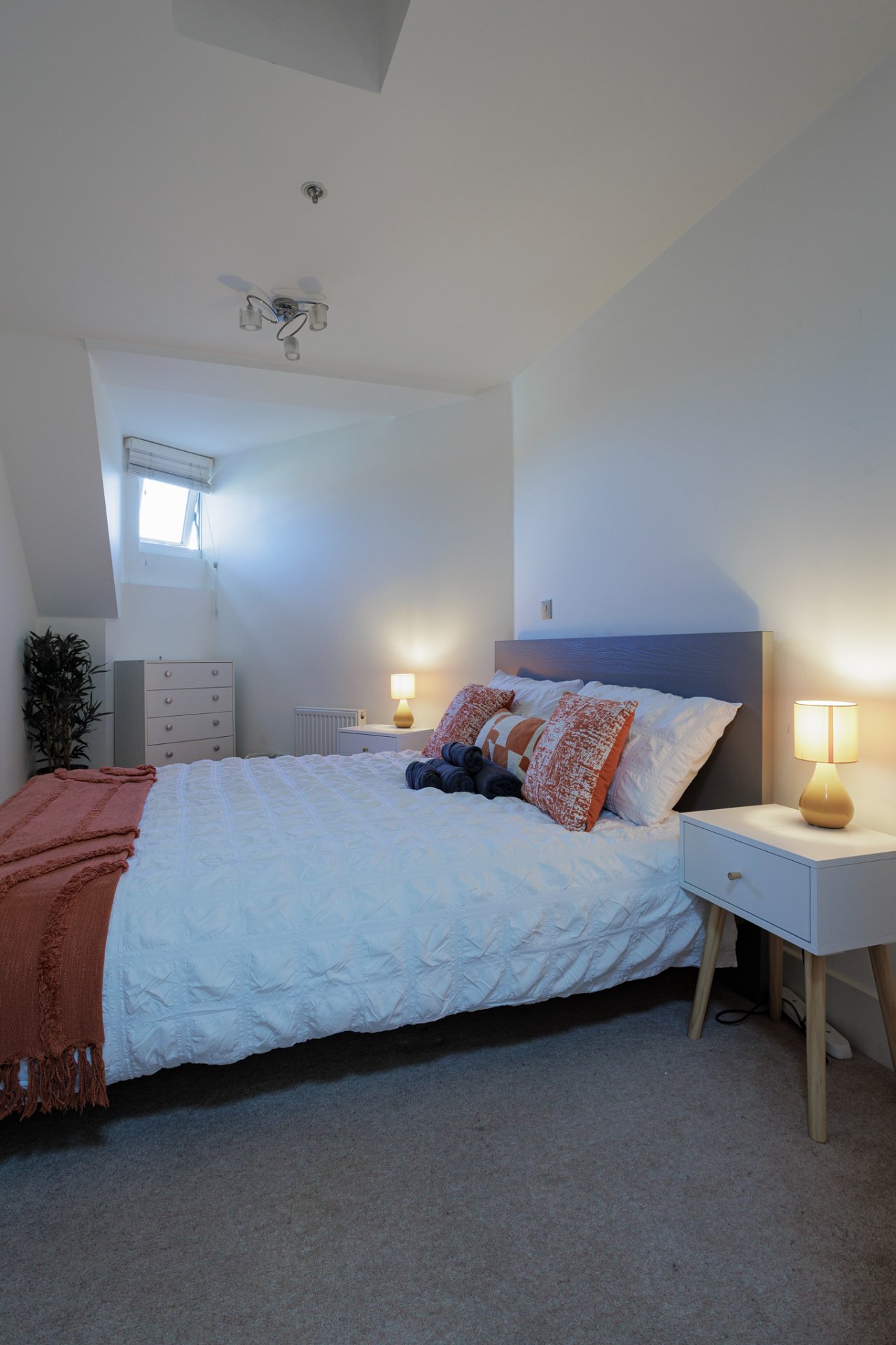 1-bed contractor house in London (KT) photo 7