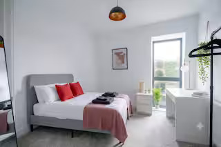 2-bed contractor house in London (WD) photo 4