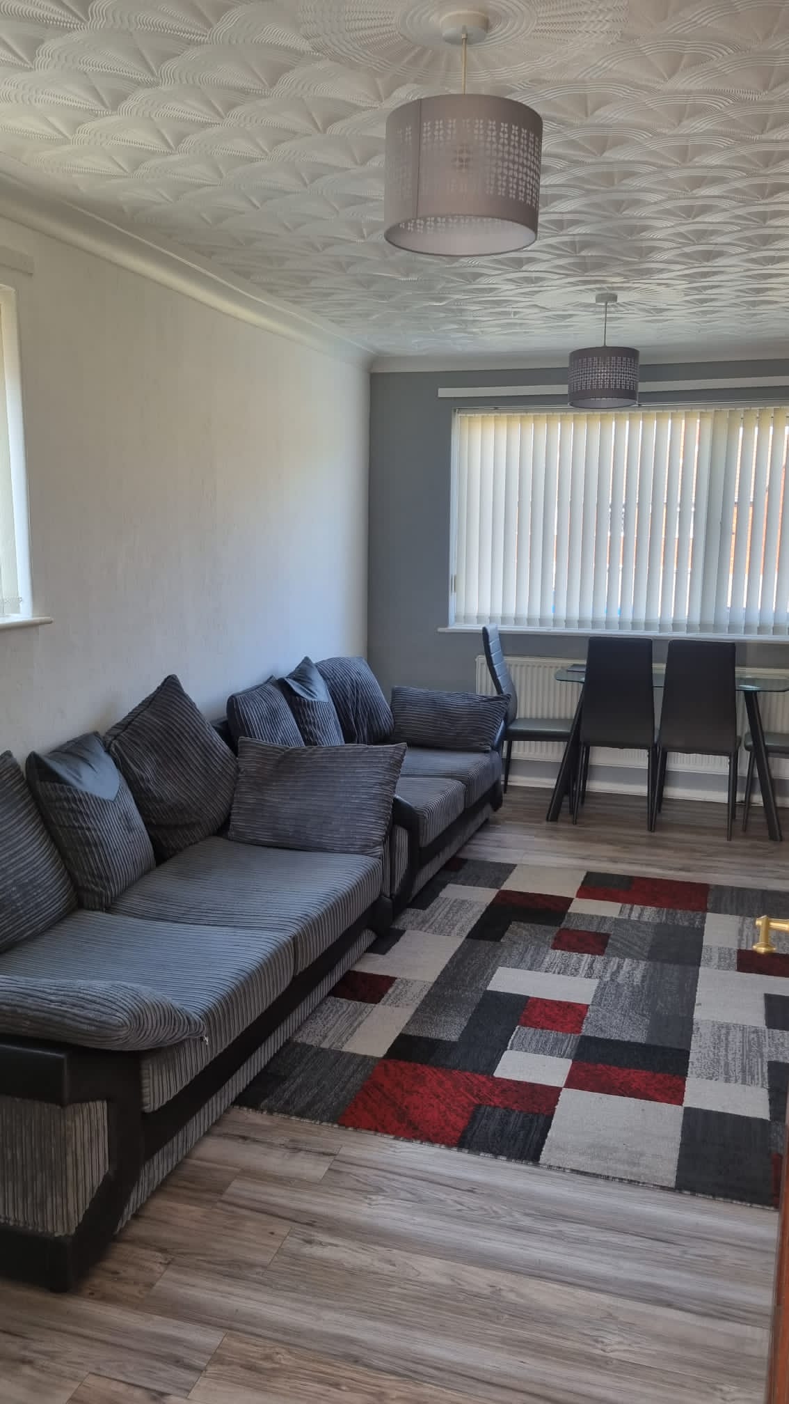 4-bed contractor house in Doncaster (DN) photo 8