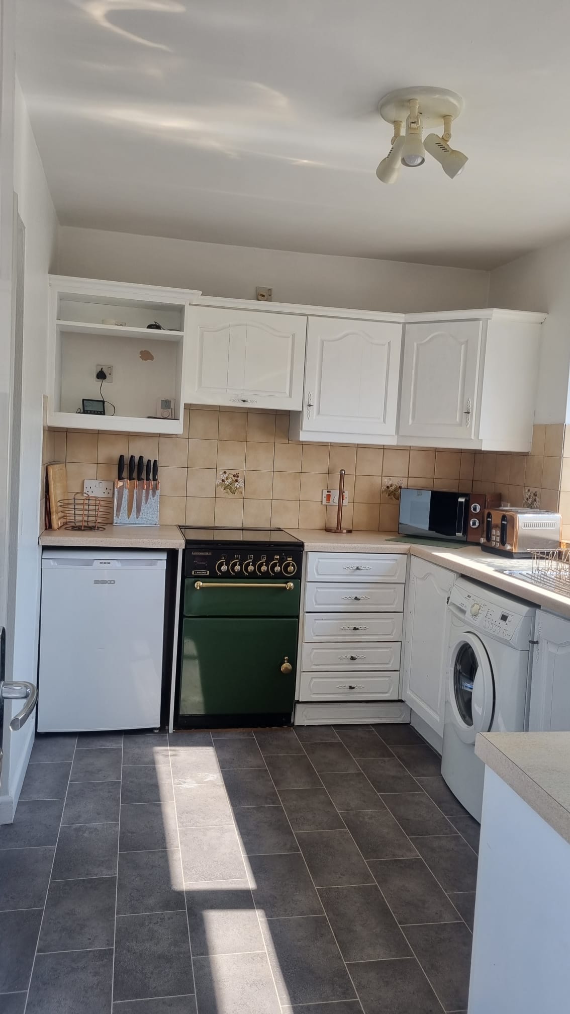 4-bed contractor house in Doncaster (DN) photo 9
