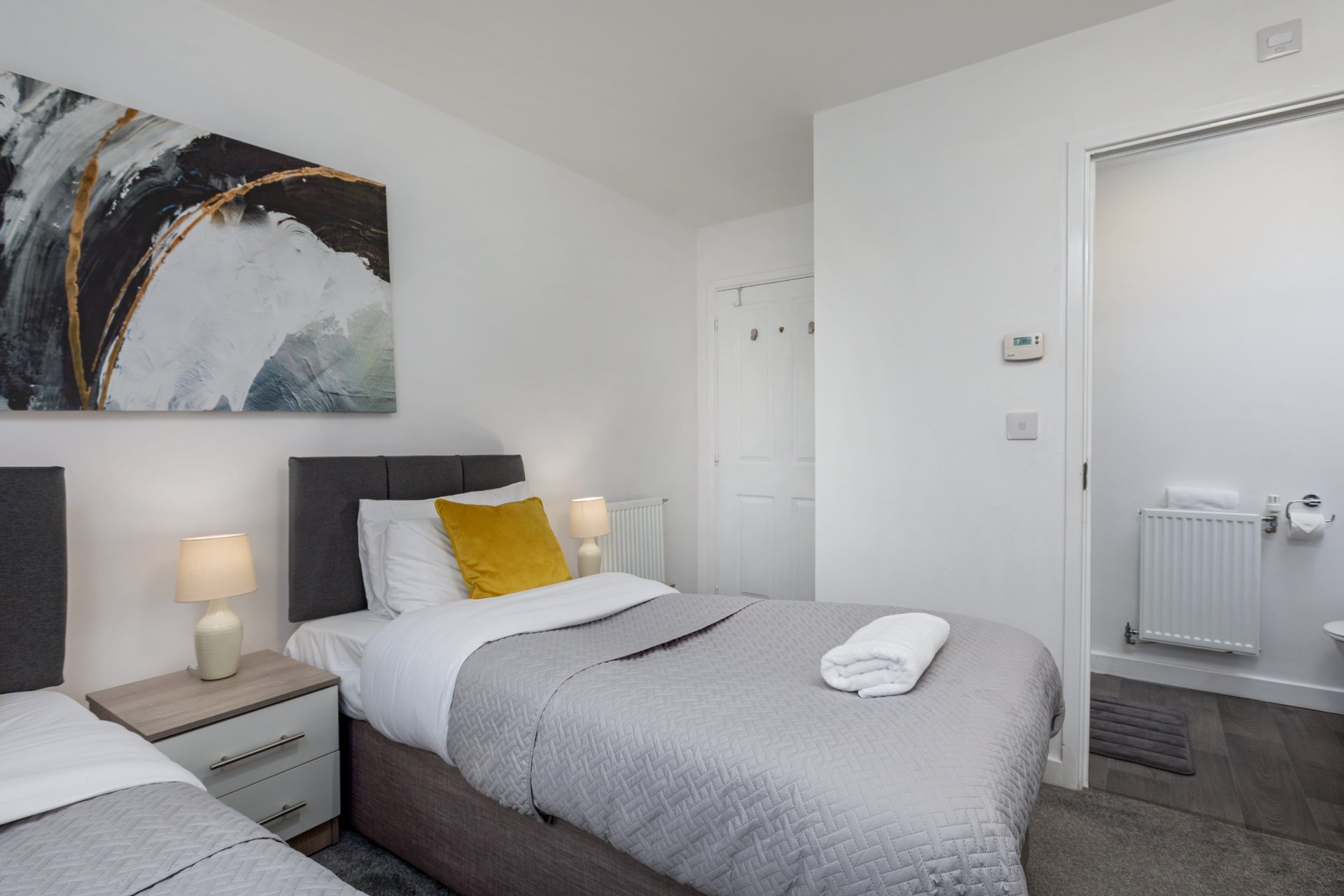4-bed contractor house in Sheffield (S) photo 7