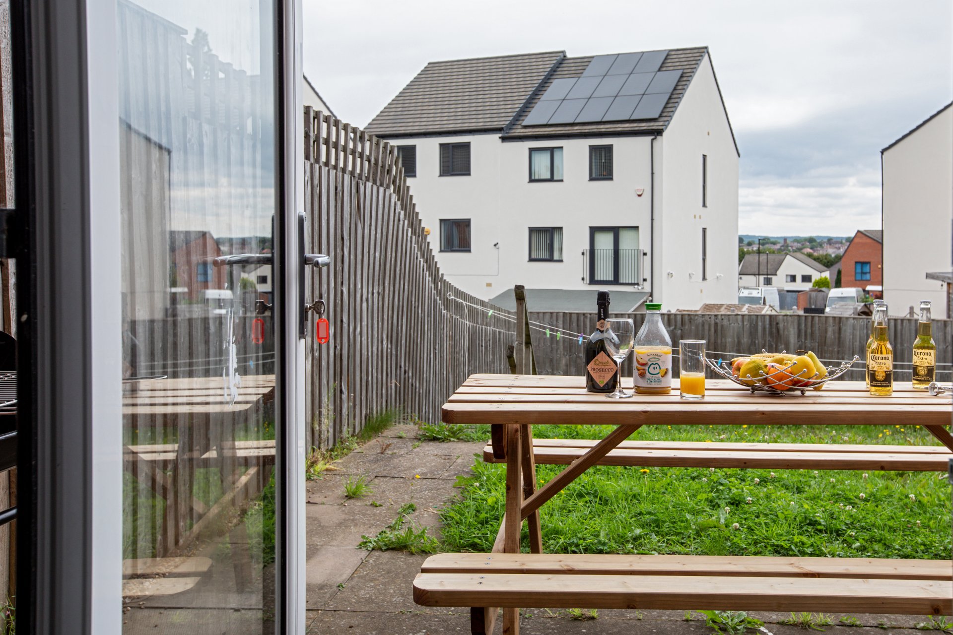 4-bed contractor house in Sheffield (S) photo 10