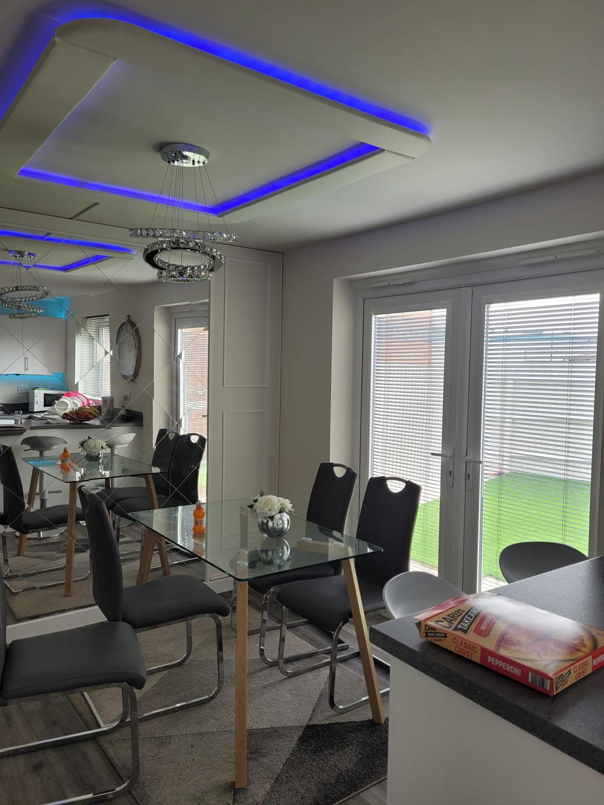 4-bed contractor house in Wolverhampton (WV) photo 9