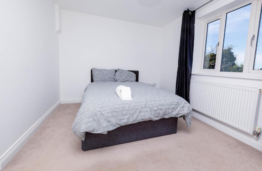 3-bed contractor house in RUGBY (CV) photo 10