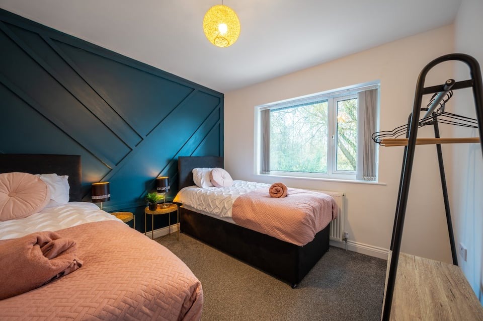 3-bed contractor house in Manchester (M) photo 9
