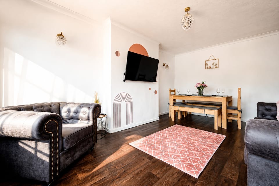 3-bed contractor house in Bolton (BL)