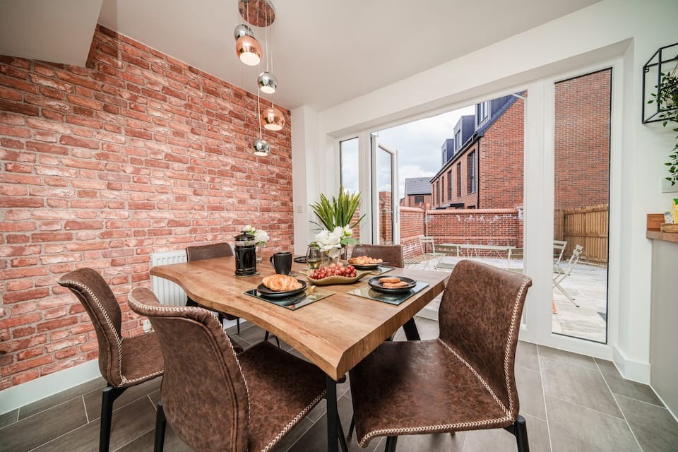 3-bed contractor house in Greater Manchester (M)