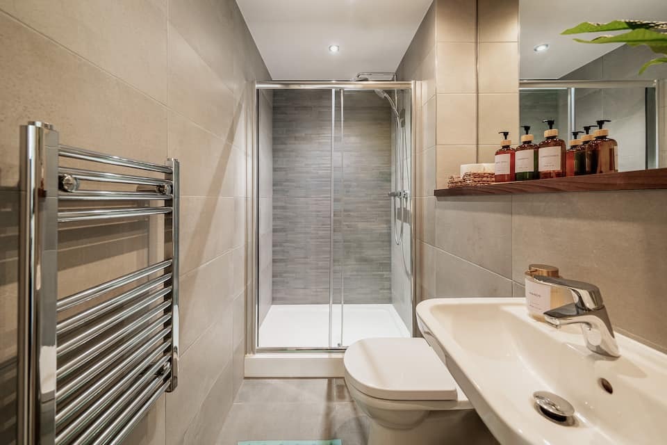 3-bed contractor house in Greater Manchester (M)
