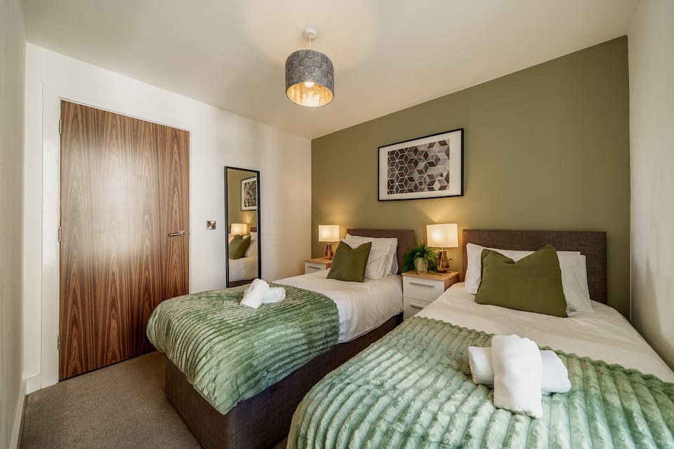 3-bed contractor house in Greater Manchester (M) photo 4