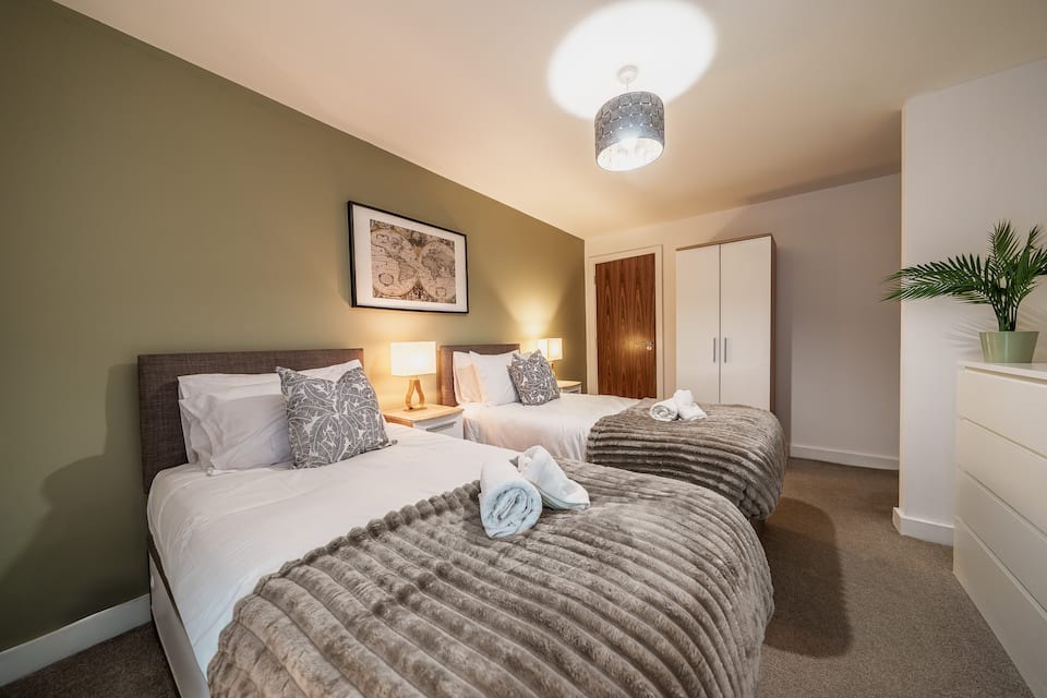 3-bed contractor house in Greater Manchester (M) photo 7