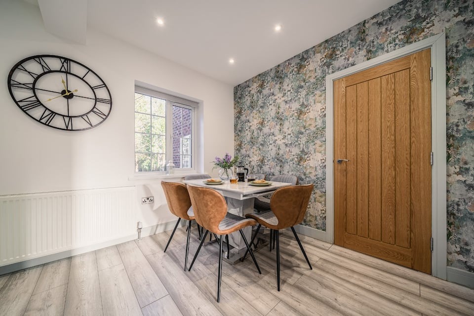 6-bed contractor house in Heald Green (SK) photo 6