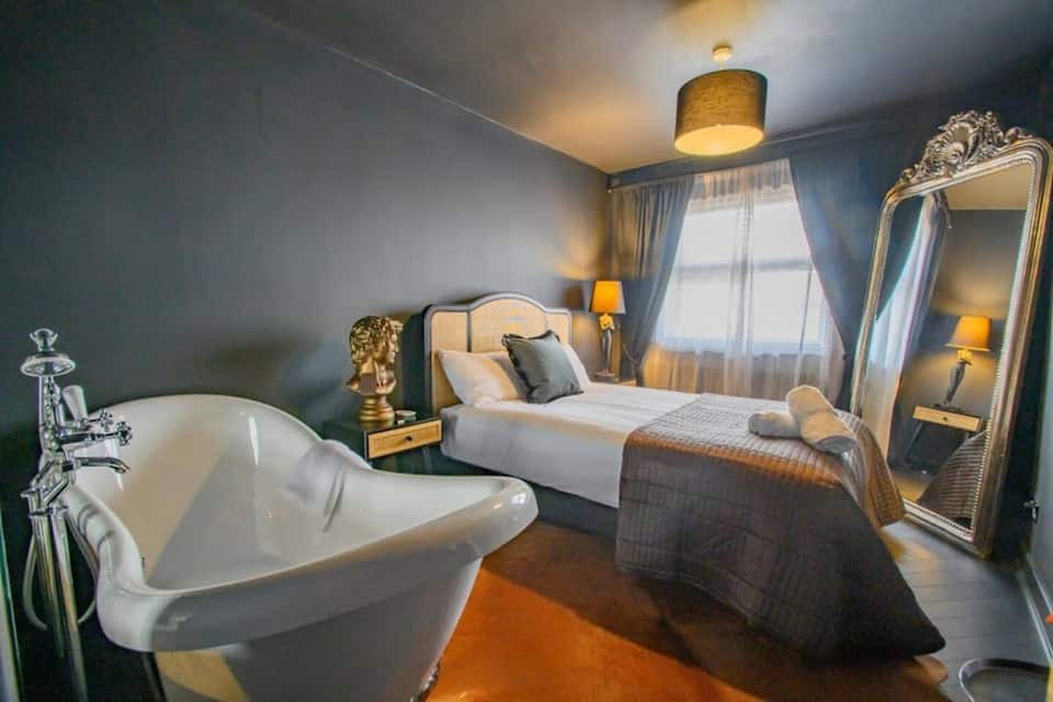 2-bed contractor house in Greater Manchester (M)