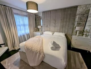 2-bed contractor house in Greater Manchester (M) photo 8