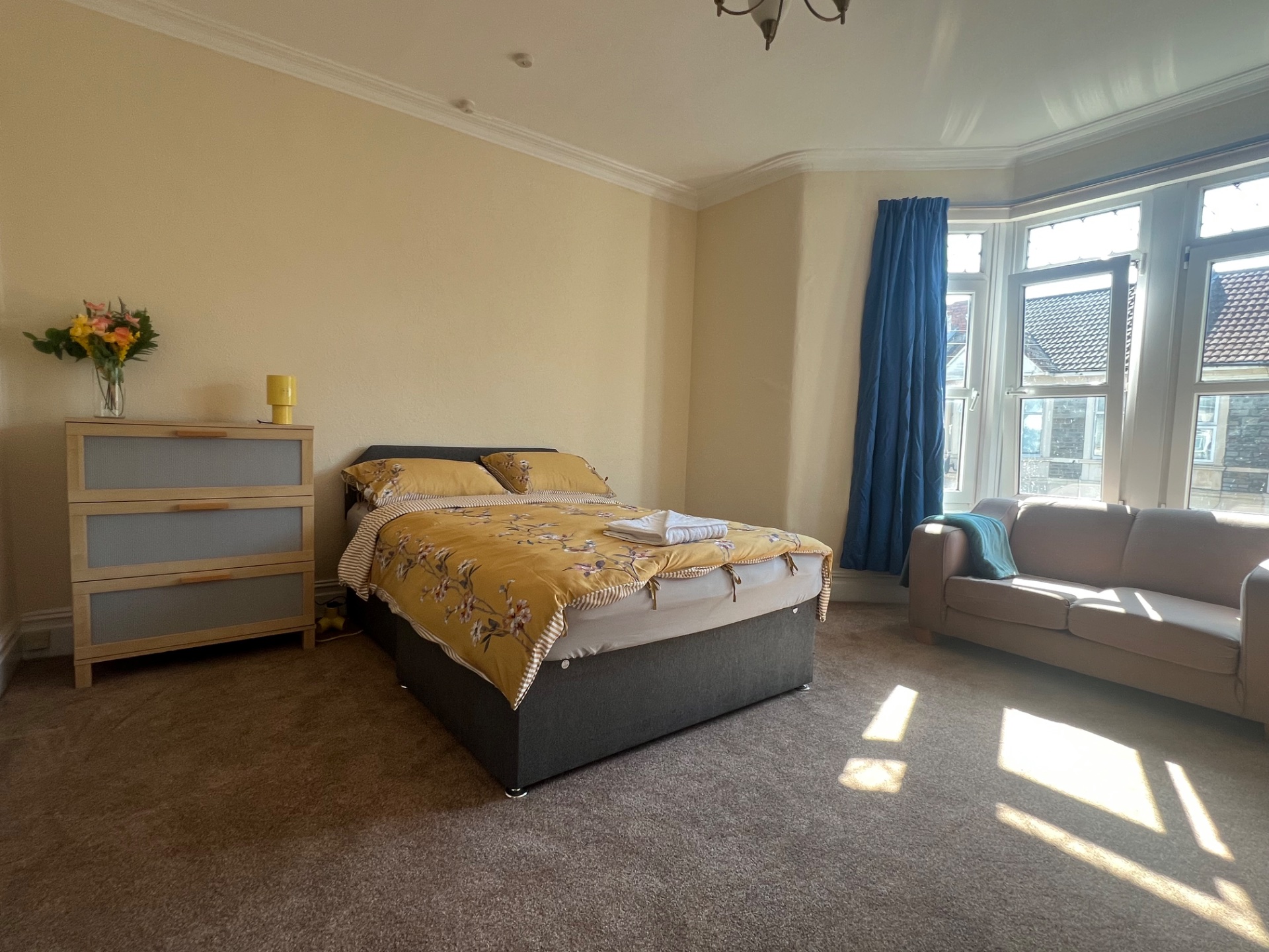 4-bed contractor house in Bristol (BS) photo 2