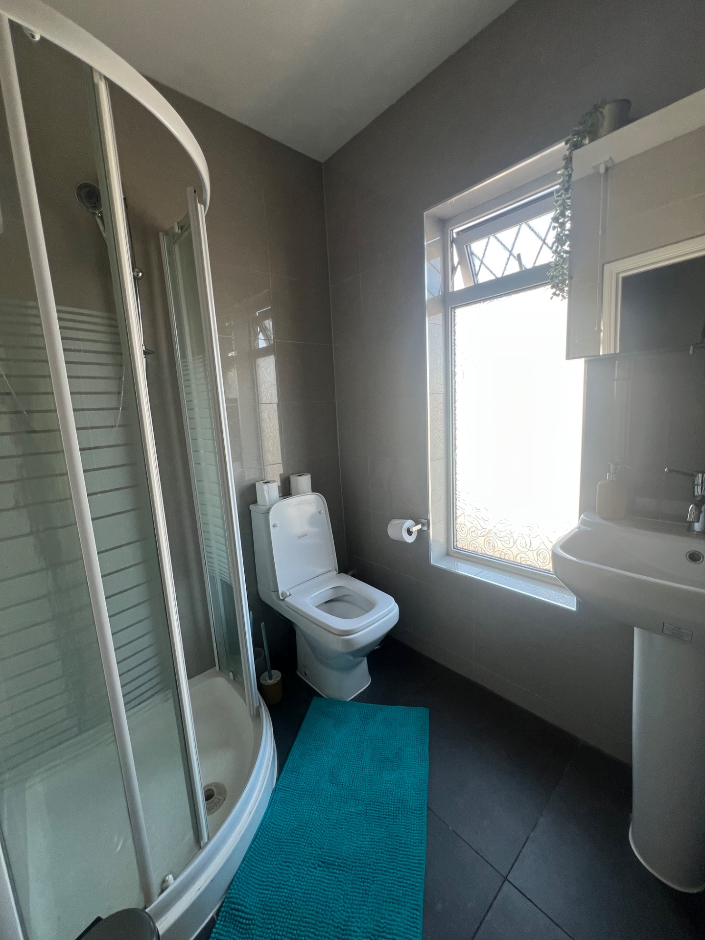 4-bed contractor house in Bristol (BS) photo 6