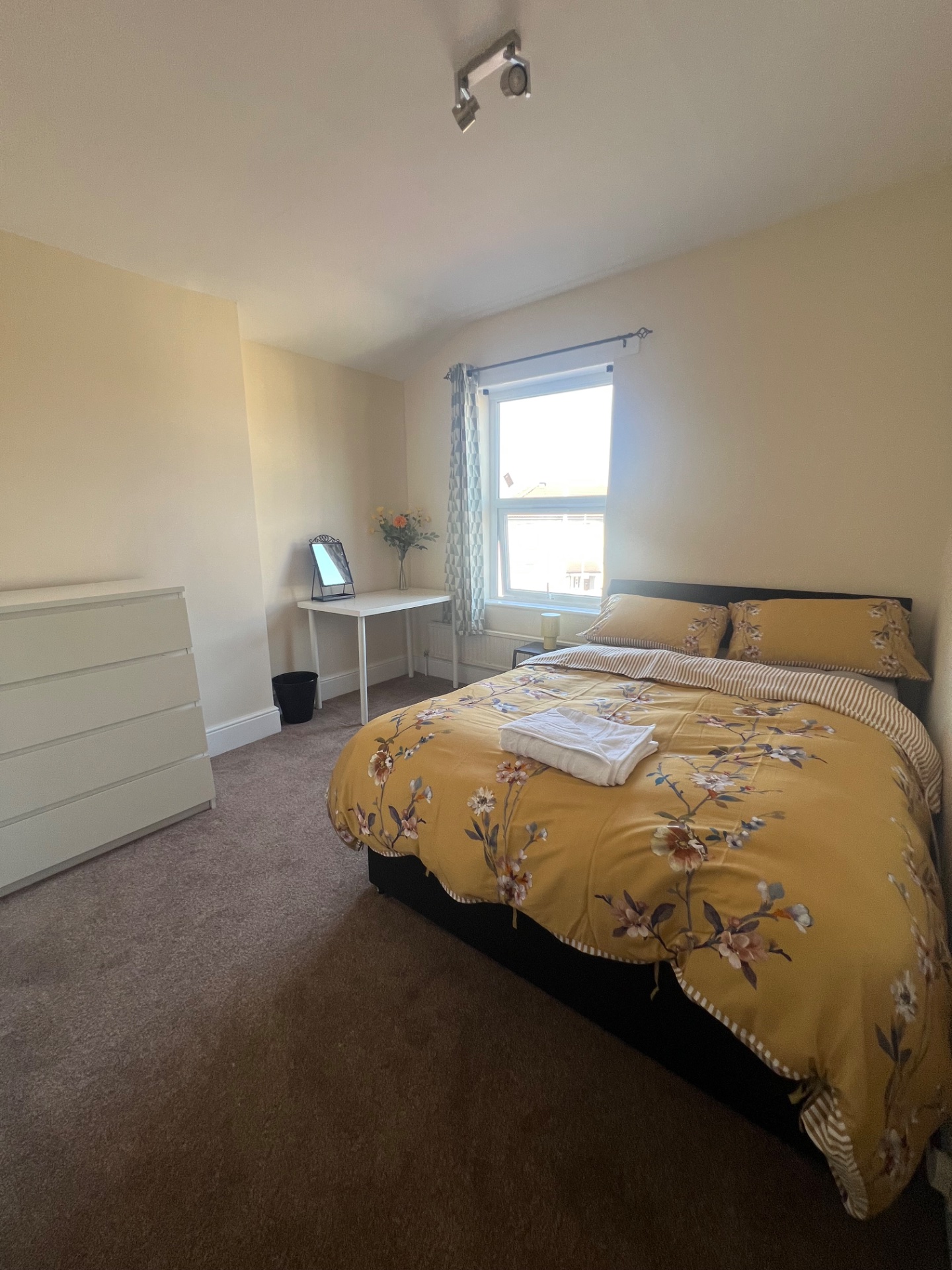 4-bed contractor house in Bristol (BS) photo 7