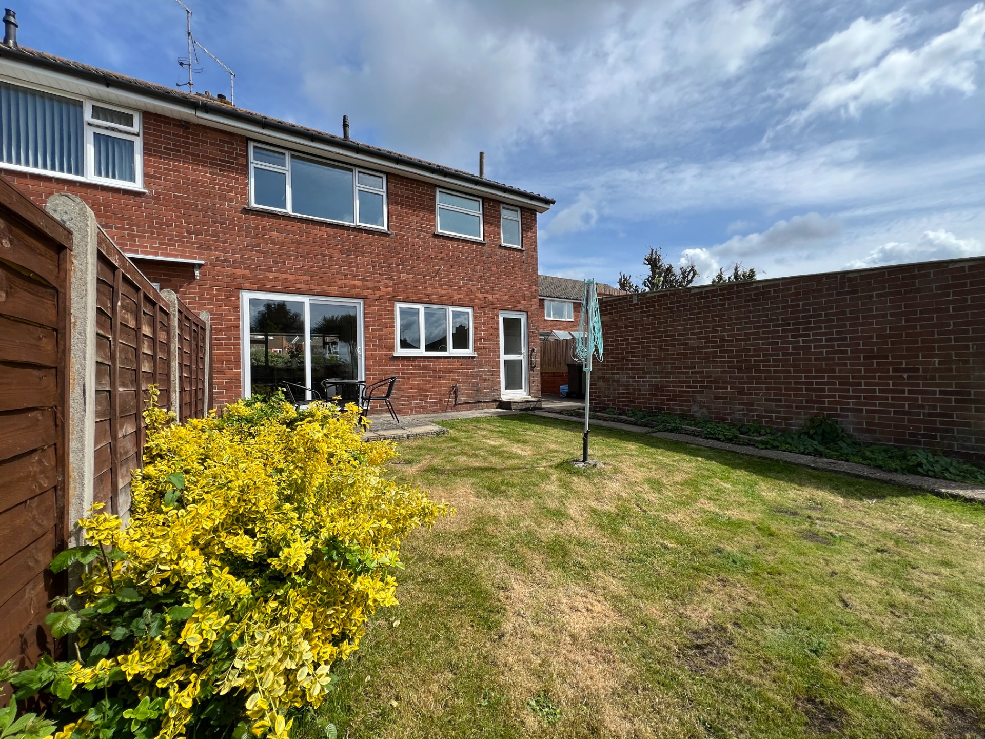 3-bed contractor house in Yeovil (BA) photo 9