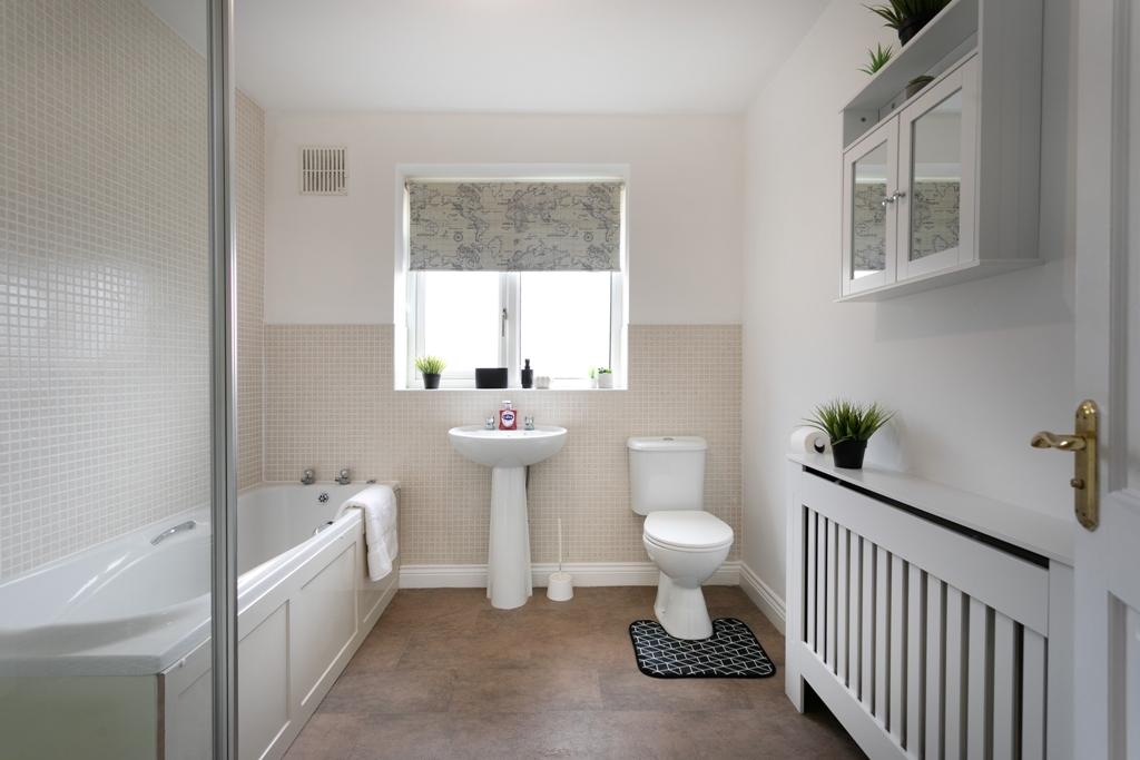 4-bed contractor house in Leicester (LE) photo 4