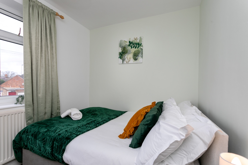 4-bed contractor house in Leicester (LE) photo 6