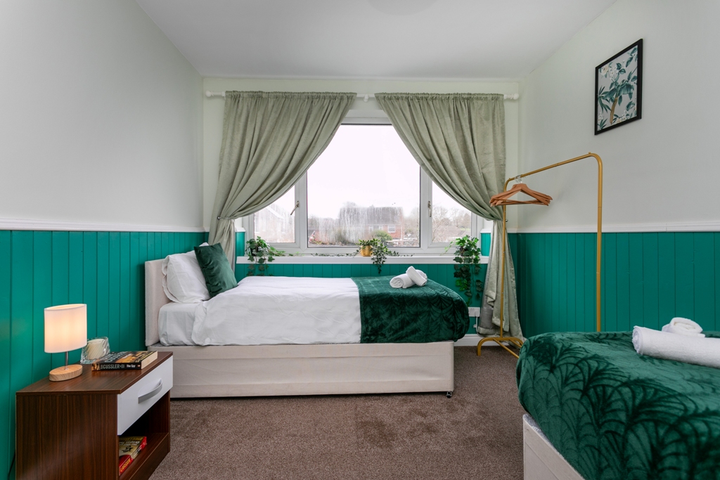 4-bed contractor house in Leicester (LE) photo 7