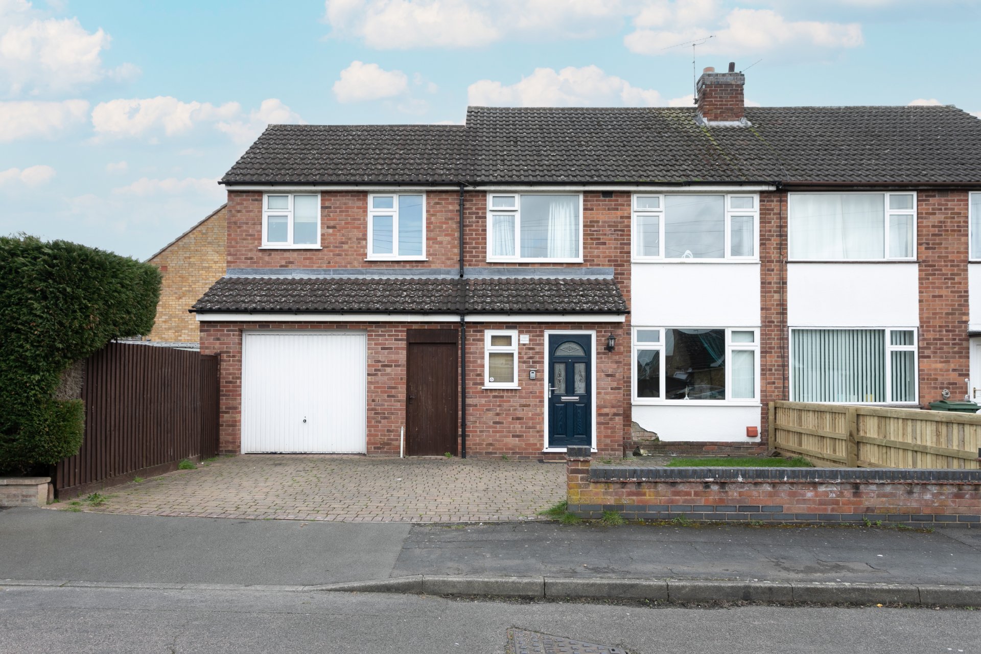 4-bed contractor house in Leicester (LE) photo 12