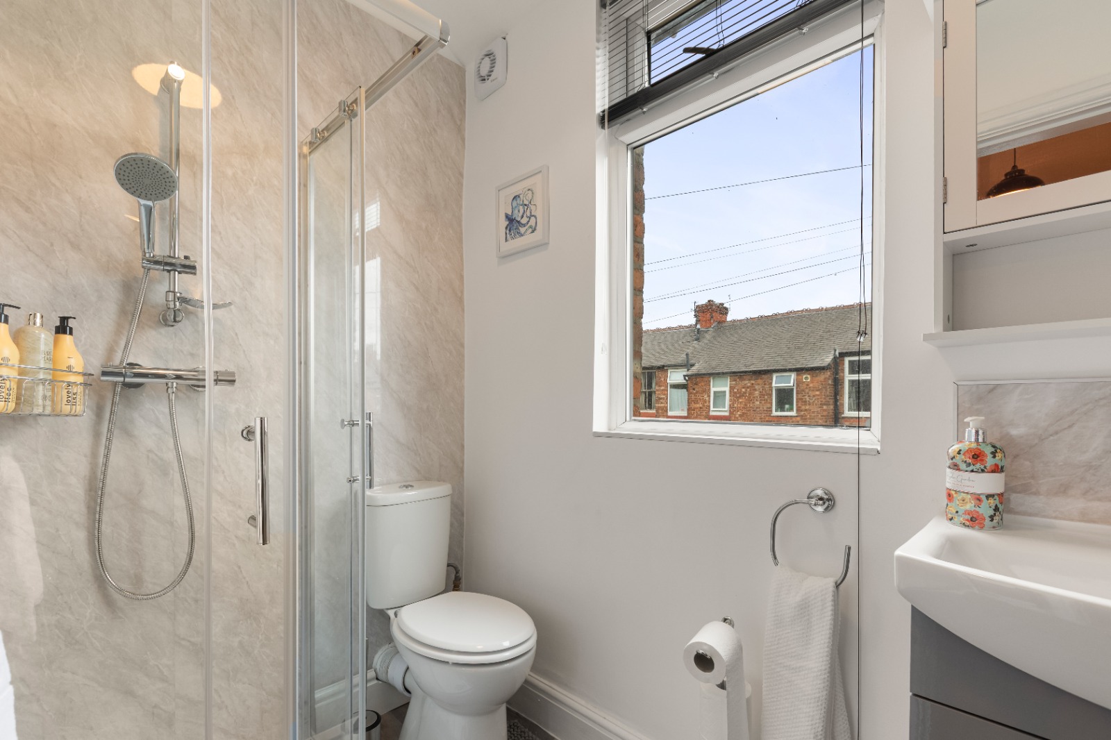 3-bed contractor house in Manchester (M) photo 7