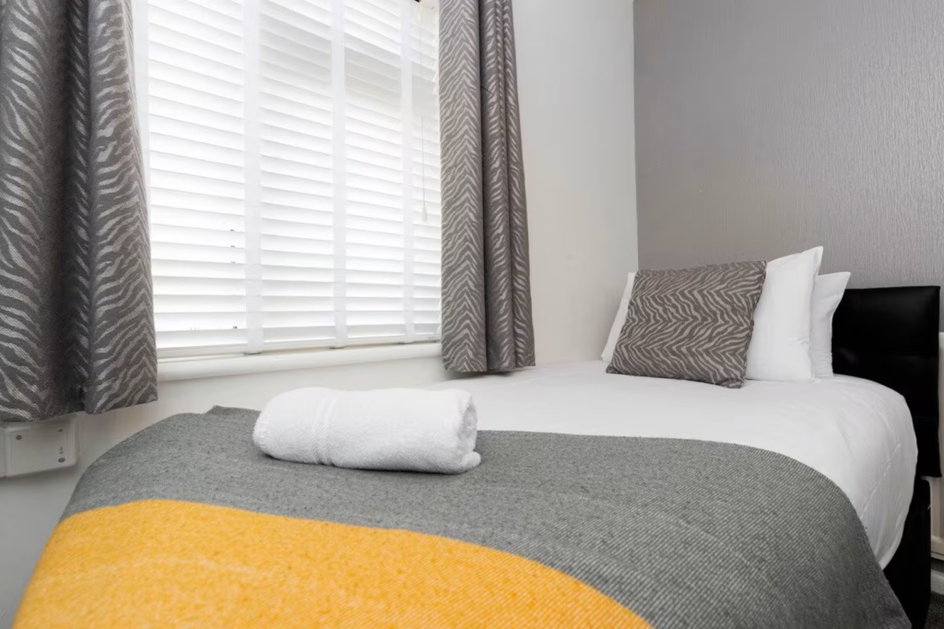 4-bed contractor house in Durham (DH) photo 9