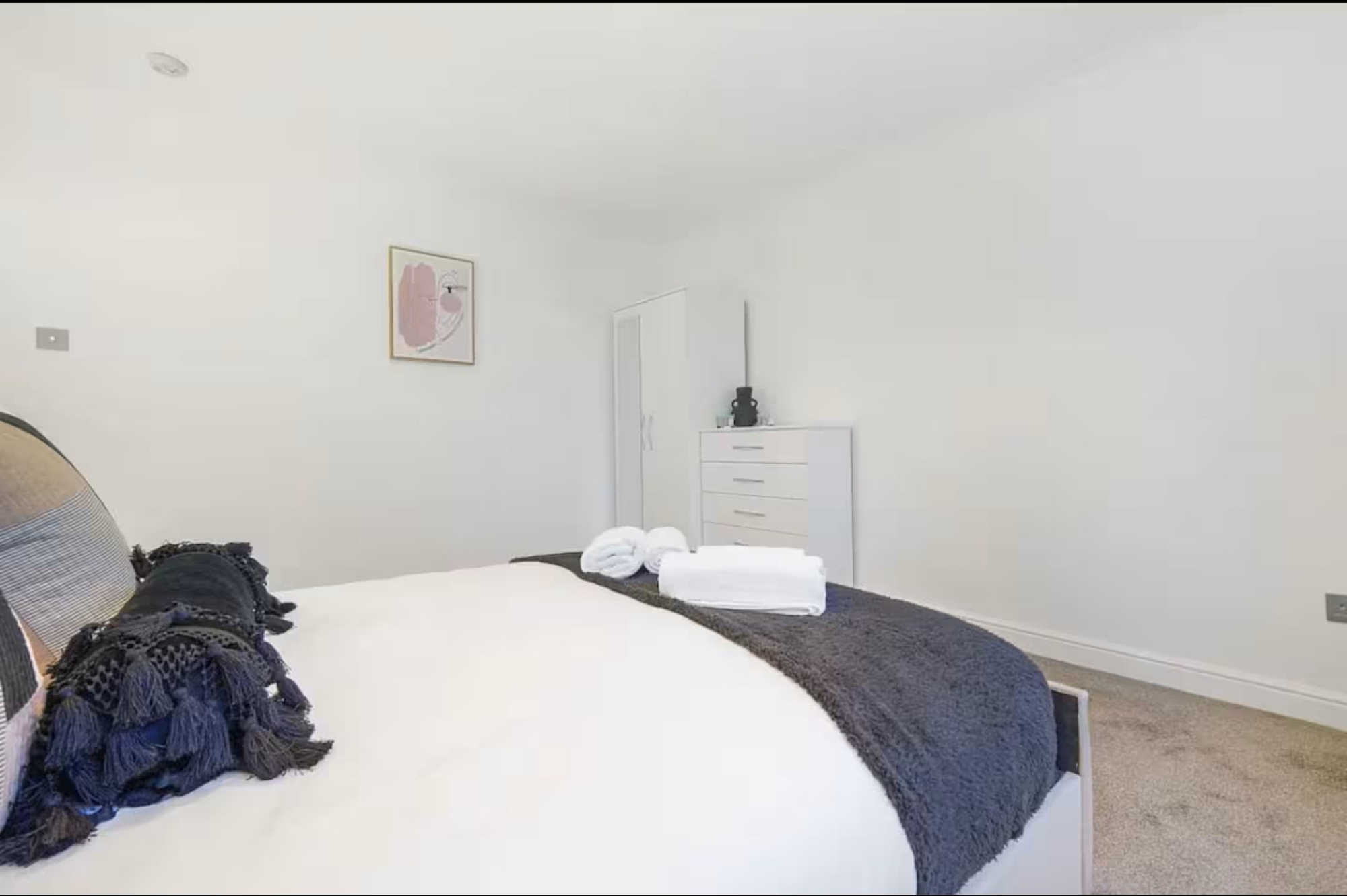 2-bed contractor house in Middlesbrough (TS) photo 9
