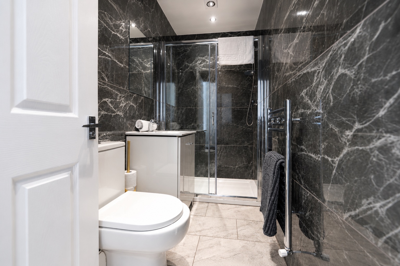 4-bed contractor house in Darlington (DL) photo 7