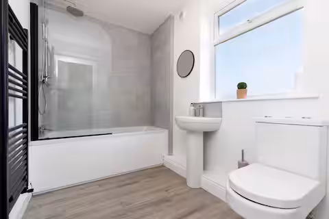 3-bed contractor house in Durham (DH)