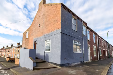 5-bed contractor house in Seaham (SR) photo 8