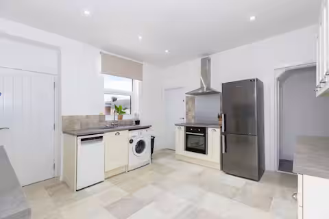 5-bed contractor house in Seaham (SR) photo 10
