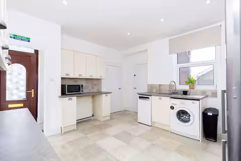 5-bed contractor house in Seaham (SR) photo 11