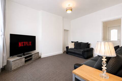 2-bed contractor house in FerryHill (DL) photo 12