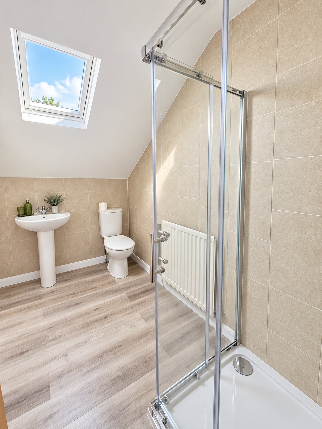 4-bed contractor house in Sunderland (SR) photo 8
