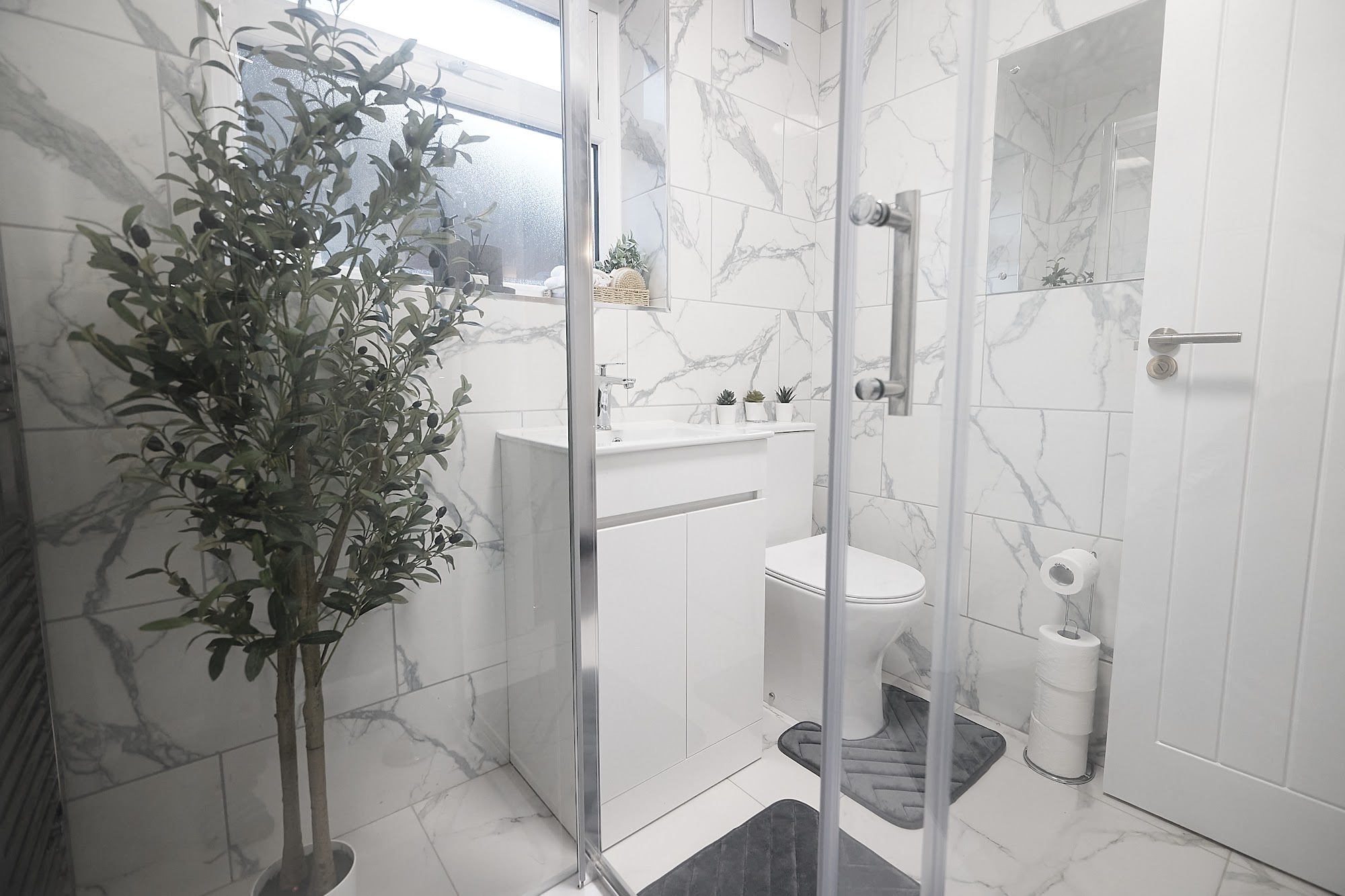 3-bed contractor house in Birmingham (B) photo 7