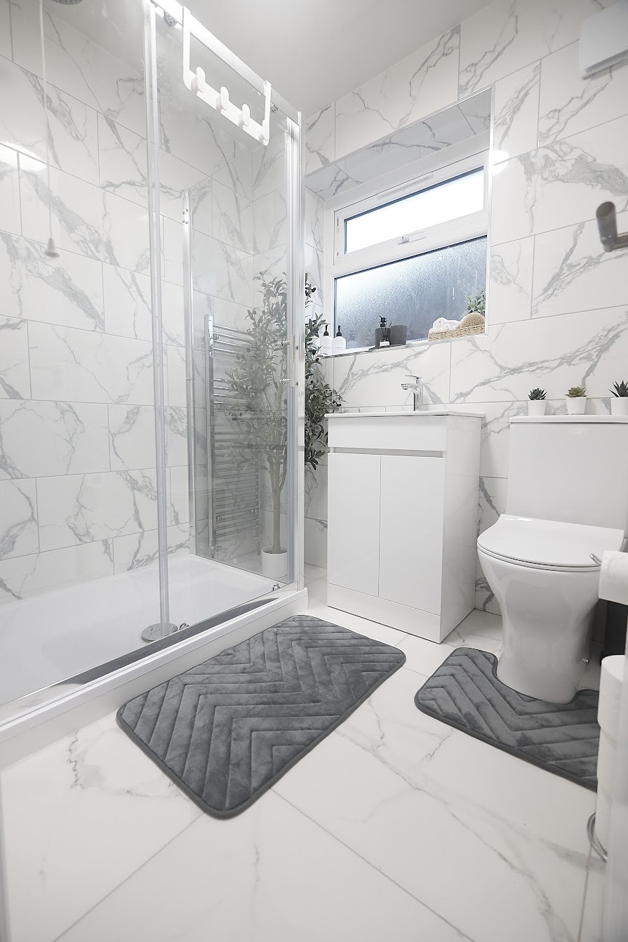 3-bed contractor house in Birmingham (B) photo 8