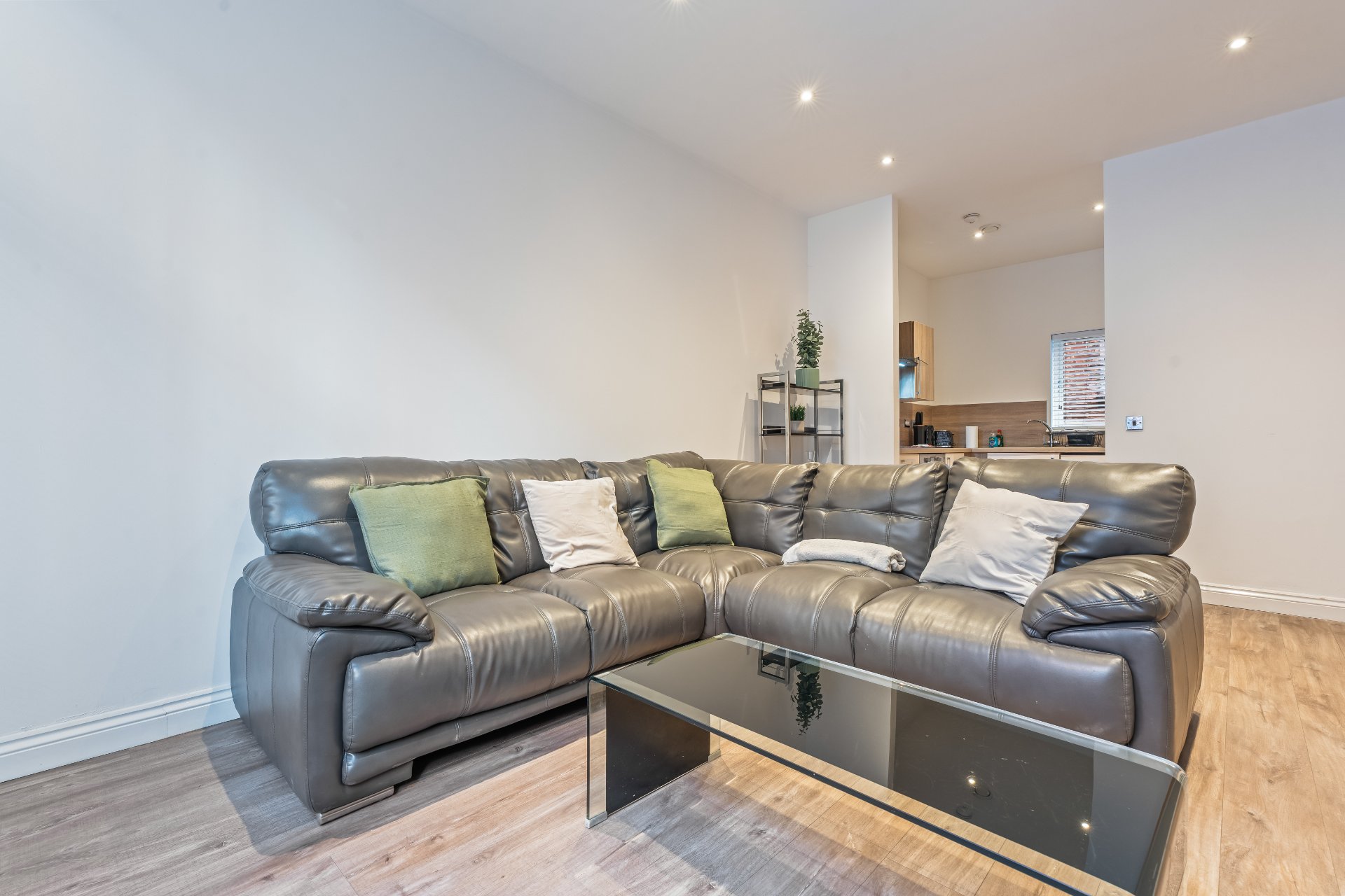 2-bed contractor house in Birmingham (B) photo 5