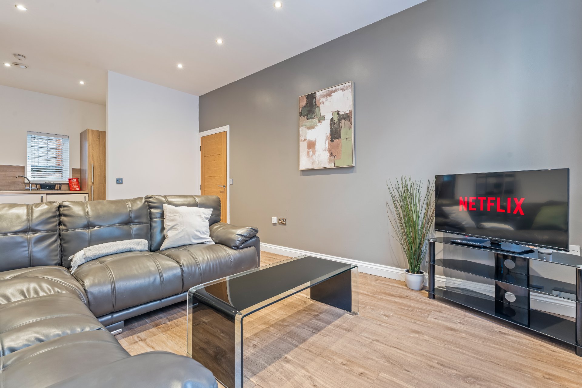 2-bed contractor house in Birmingham (B) photo 6